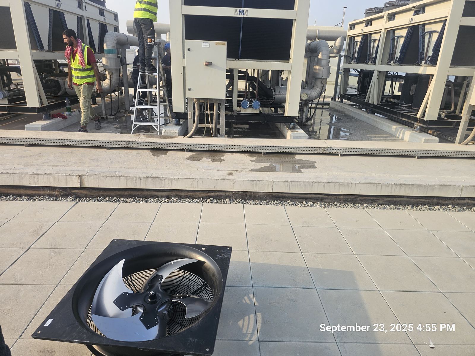 Rooftop chiller plant installation