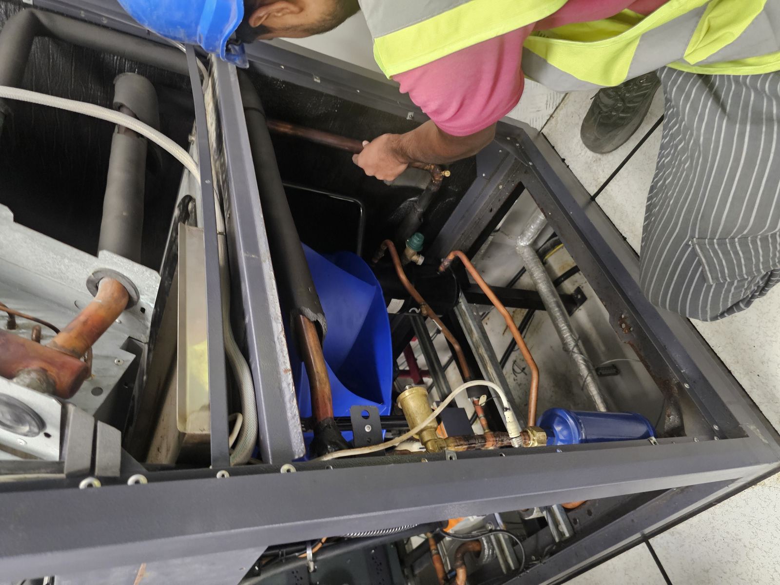 Compressor unit maintenance