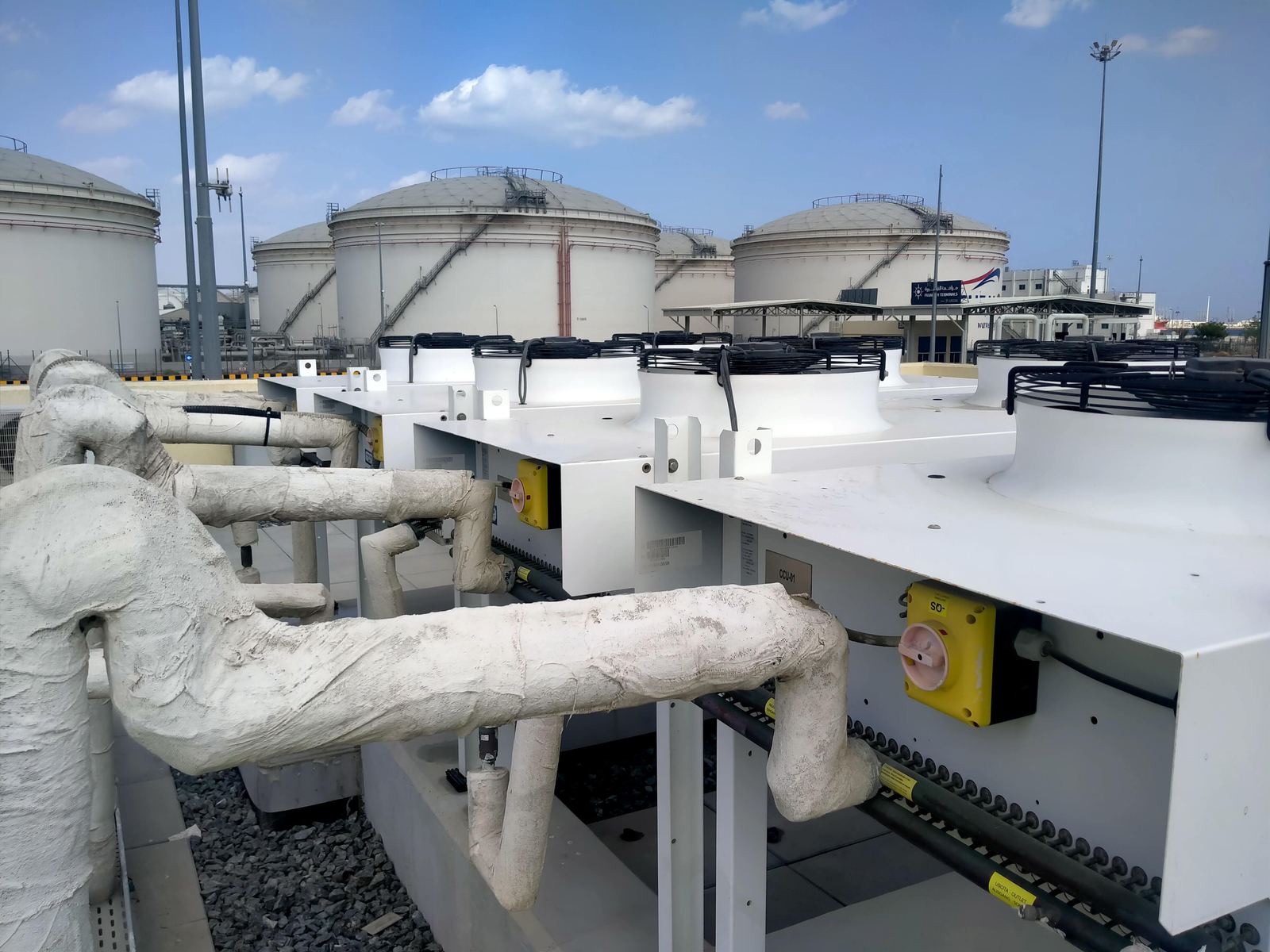 Data center CCU cooling units